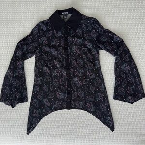 Hot Topic Black Crystal Print Shark Bite Button Down Shirt womens XS